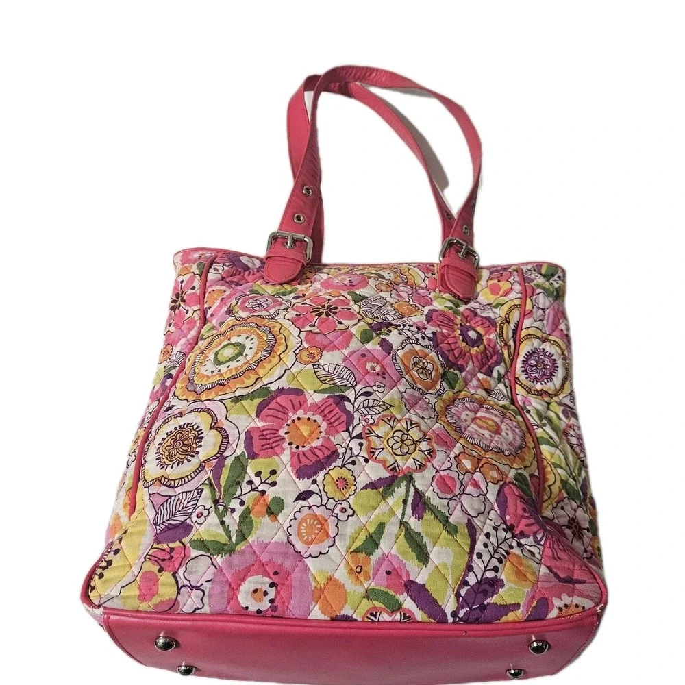 Vera Bradley Large Zip‎ Purse with inside Zip pockets Floral  Pink